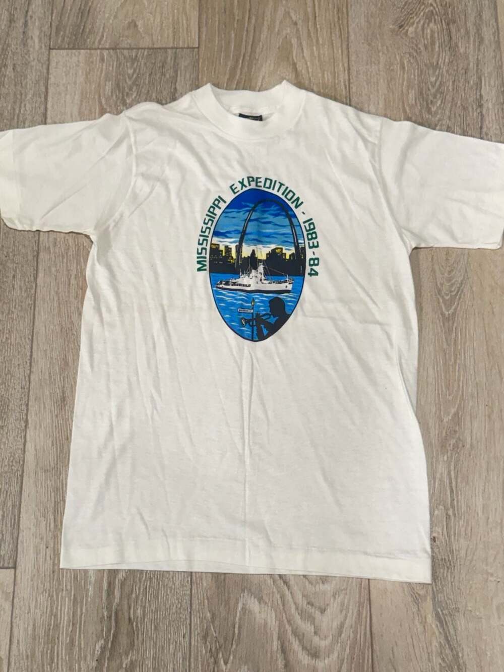 Vintage 1983-84 Mississippi Expedition Graphic T-Shirt Made USA Youth Large
